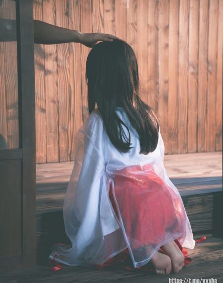 一边摸进内裤一边亲视频